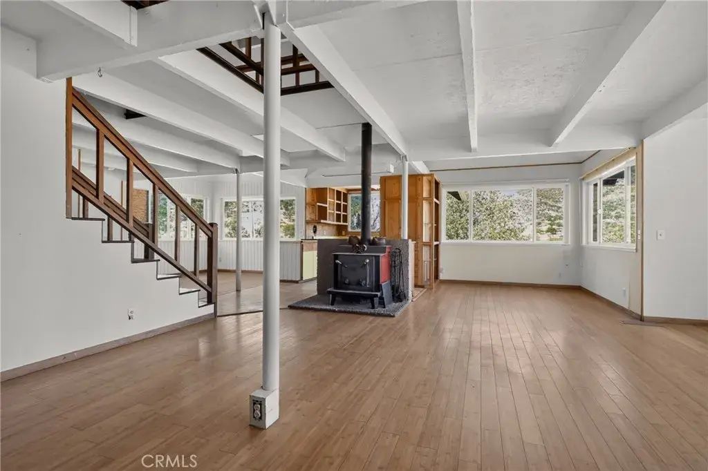405 Old Cottonwood Creek Road, Hornbrook
