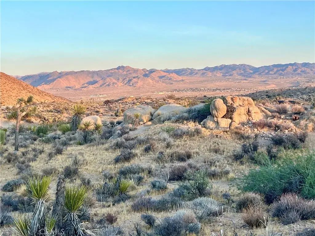 Hacienda, Yucca Valley