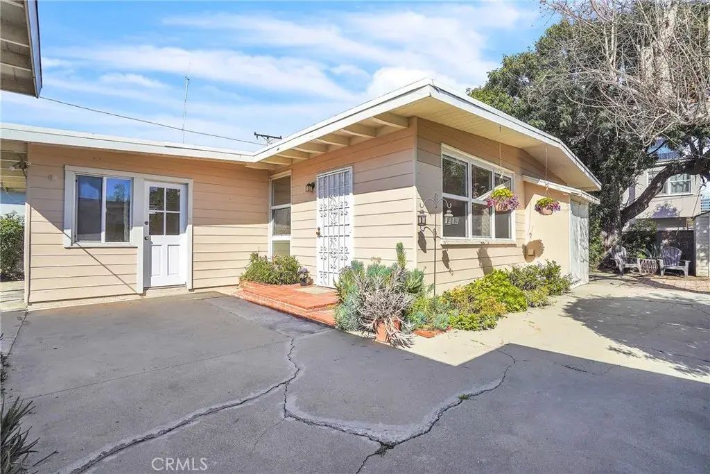 3712 N Weston Place, Long Beach