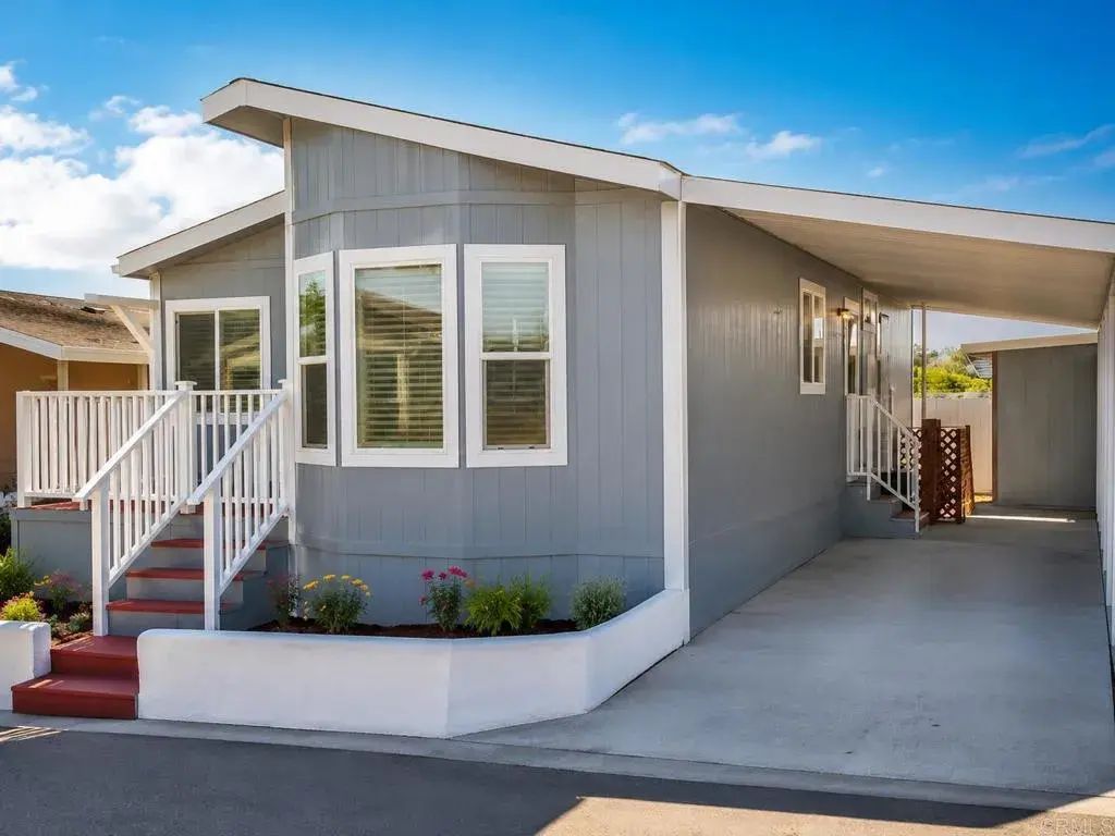 1638 Calavo Rd 13, Fallbrook