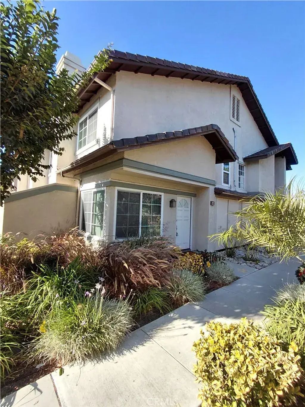 99 Oxford, Irvine