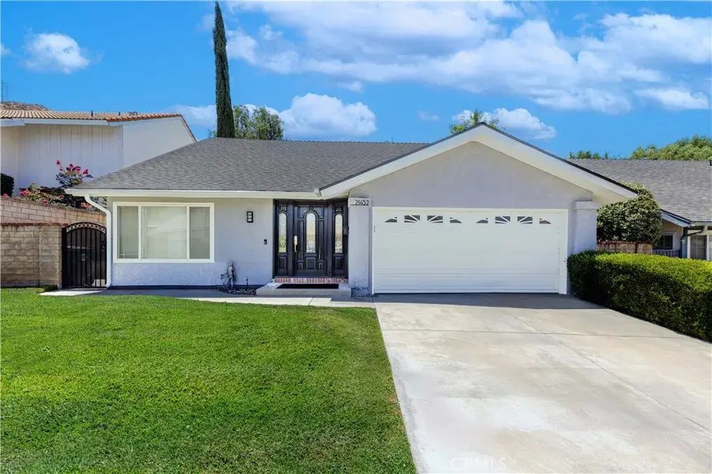 21452 Carol Sue, Saugus