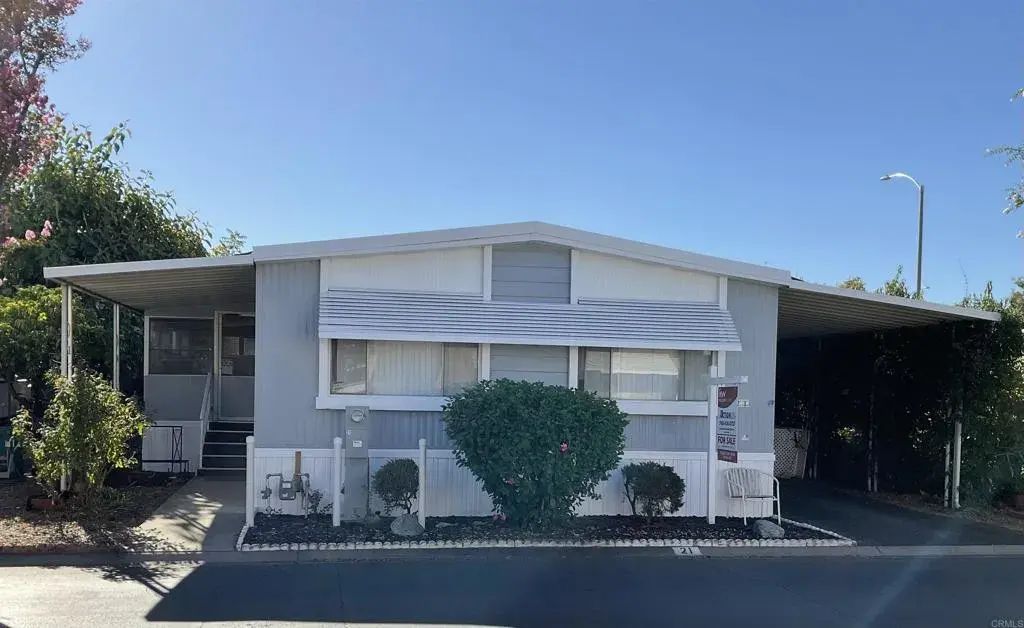 2700 E Valley Parkway 21, Escondido