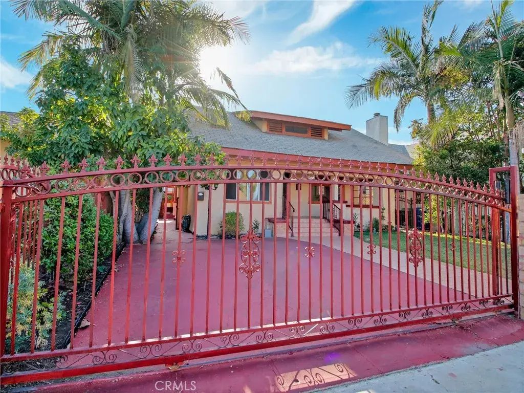 3021 5th, Los Angeles