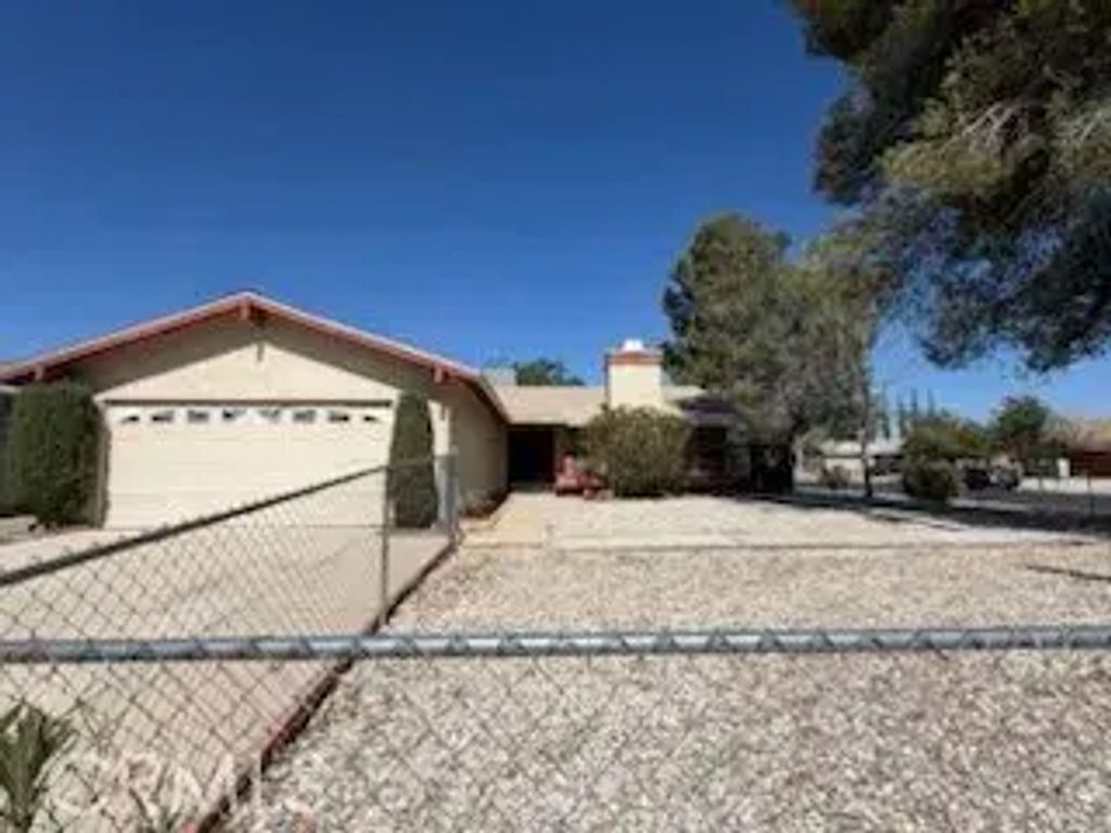 15075 Dakota Street, Victorville