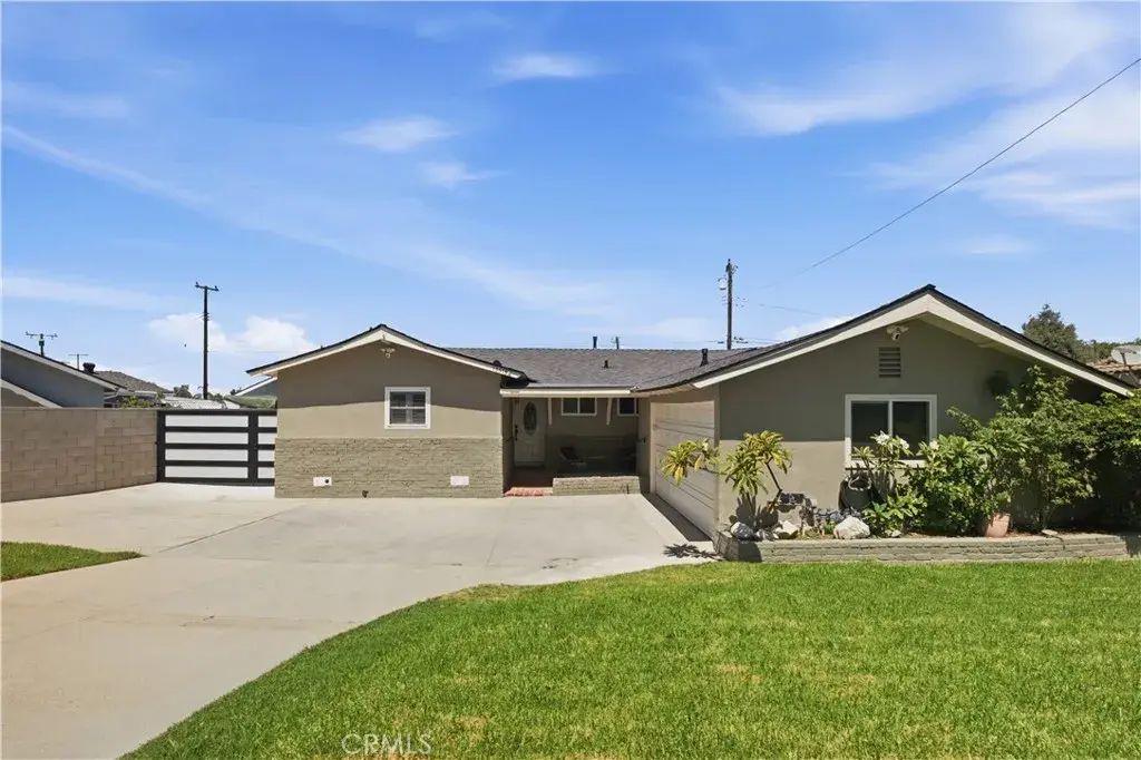13513 De Alcala, La Mirada
