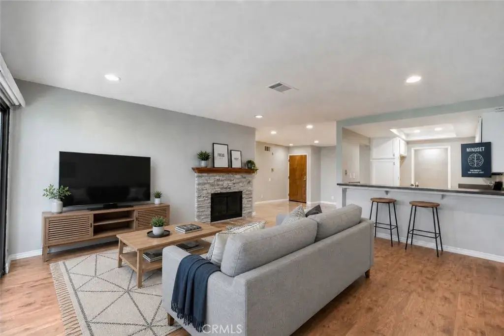 4114 Apricot, Irvine