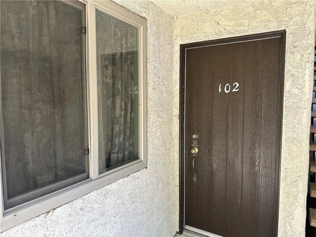 7055 Etiwanda Avenue 102, Reseda