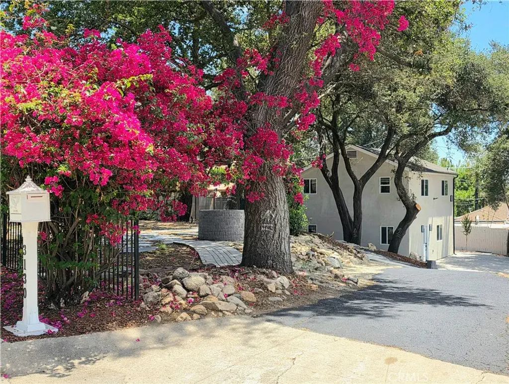 3130 N Mount Curve, Altadena