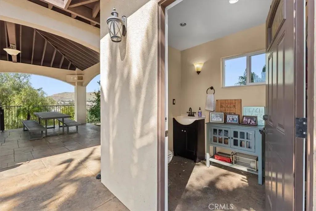 4725 Eagle Ridge Court, Jurupa Valley