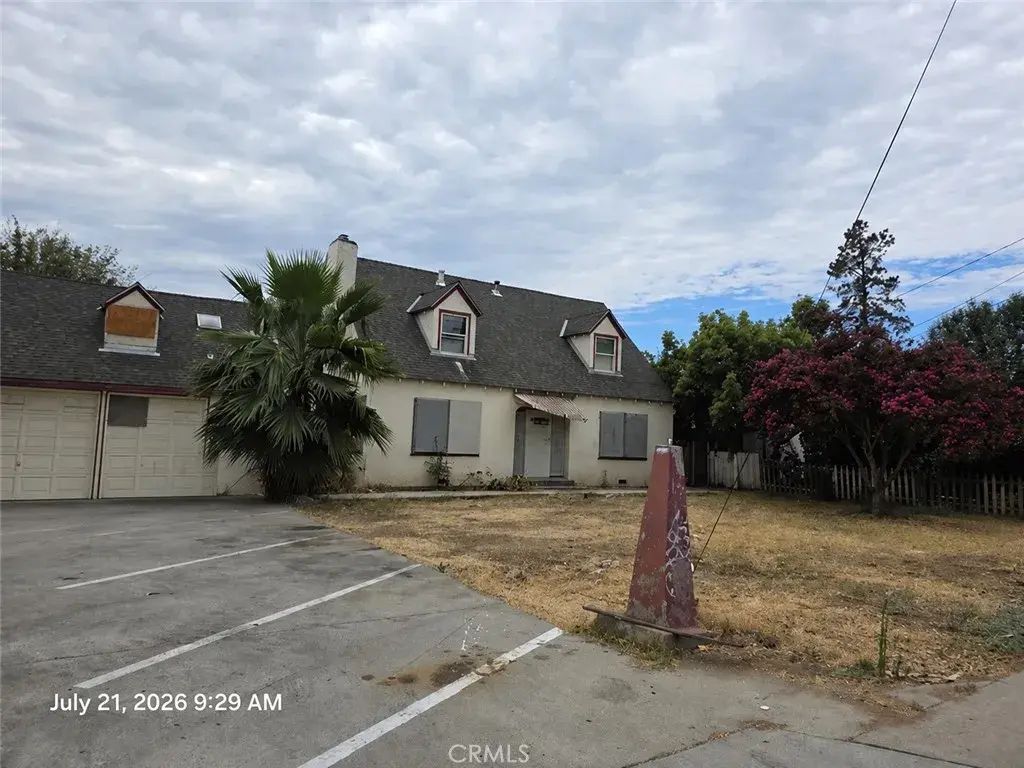 5166 E Tulare Street, Fresno