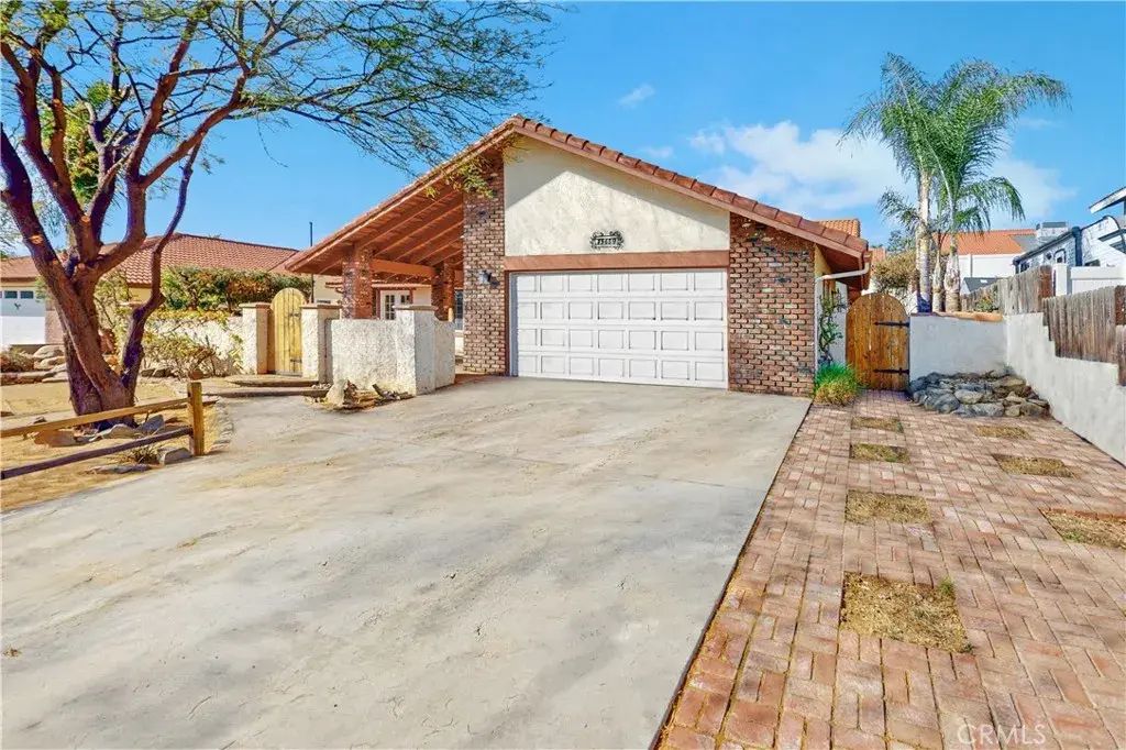 13489 Village Road, Yucaipa