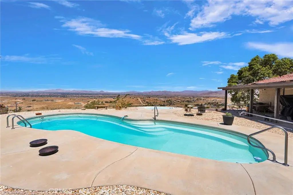 8988 Buena Vista, Apple Valley