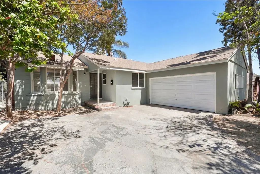 7656 Teesdale Avenue, North Hollywood
