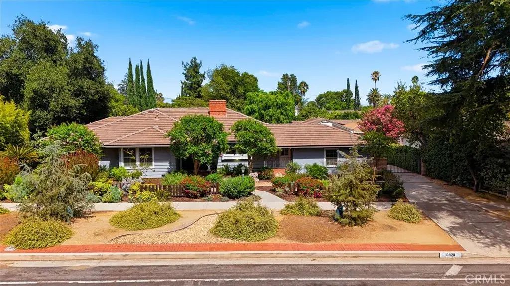 10920 White Oak, Granada Hills