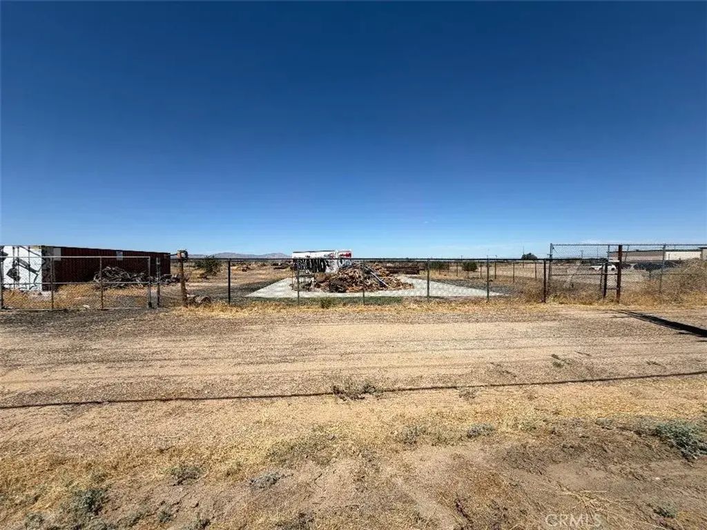 37000 90th East, Sun Village