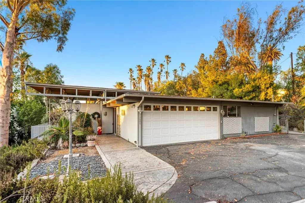1595 Cherokee Road, Corona