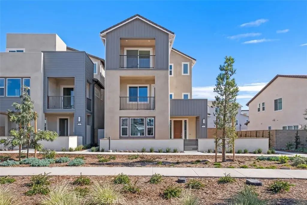 125 Seep, Irvine