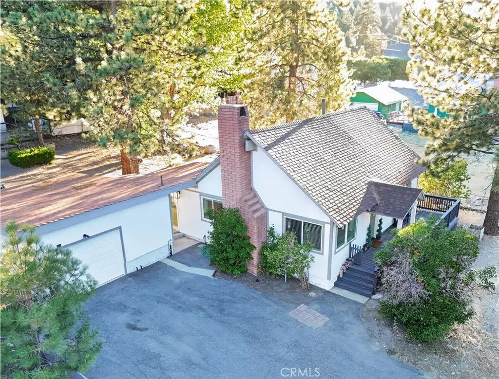 1081 Apple Avenue, Wrightwood