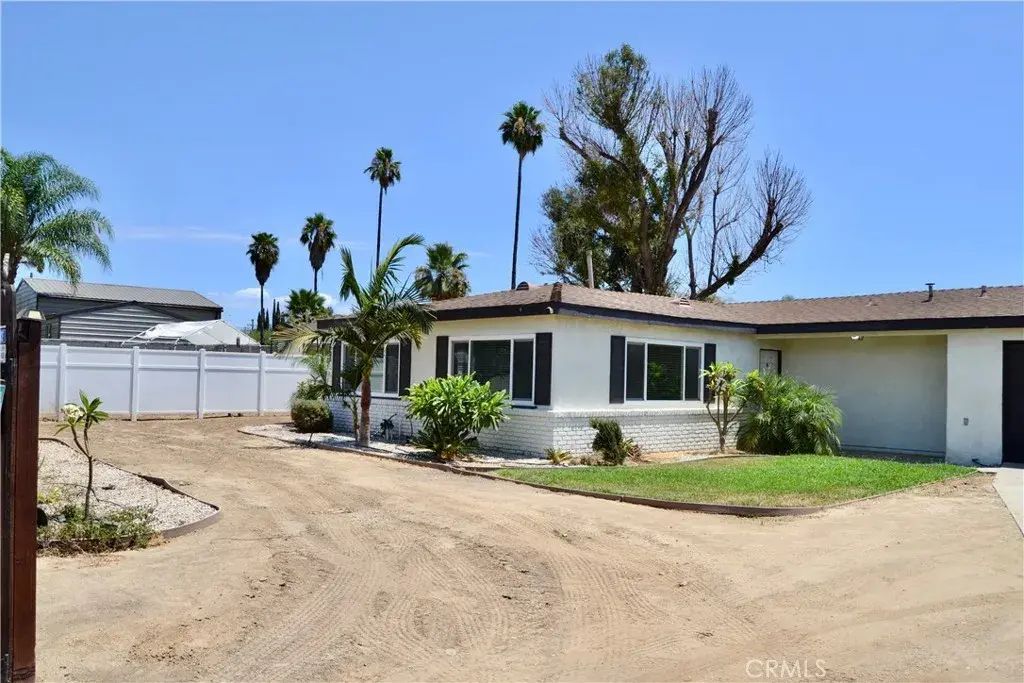 894 N Orange, Riverside