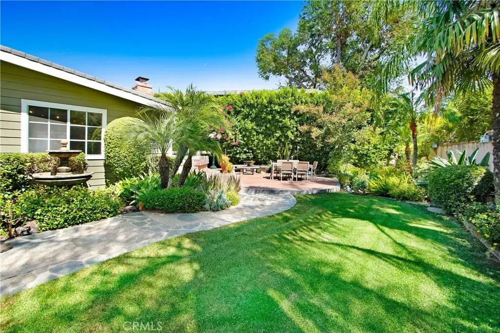 5062 Avenida Hacienda, Tarzana