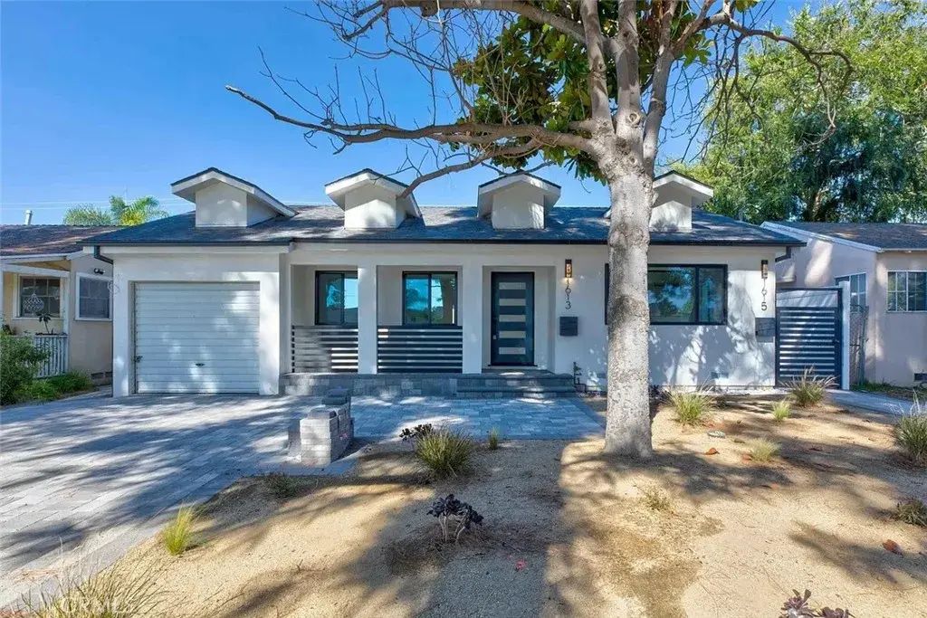 1613 N Niagara Street, Burbank