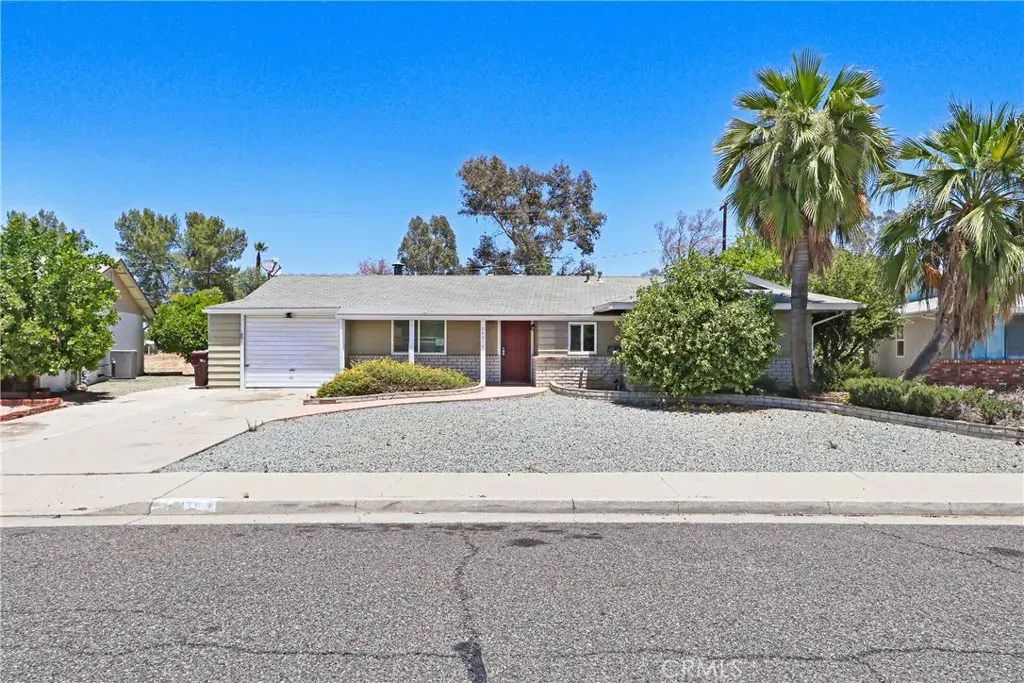 28410 E Worcester Road, Sun City