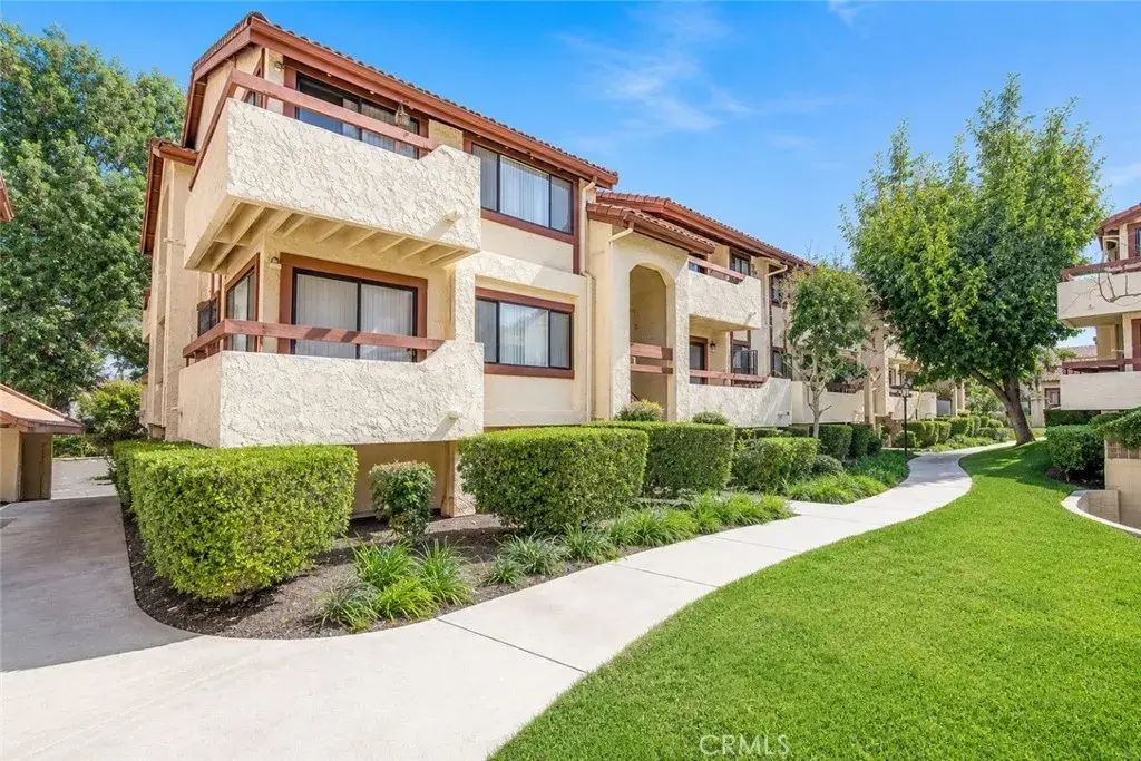 27919 Sarabande Lane 422, Canyon Country