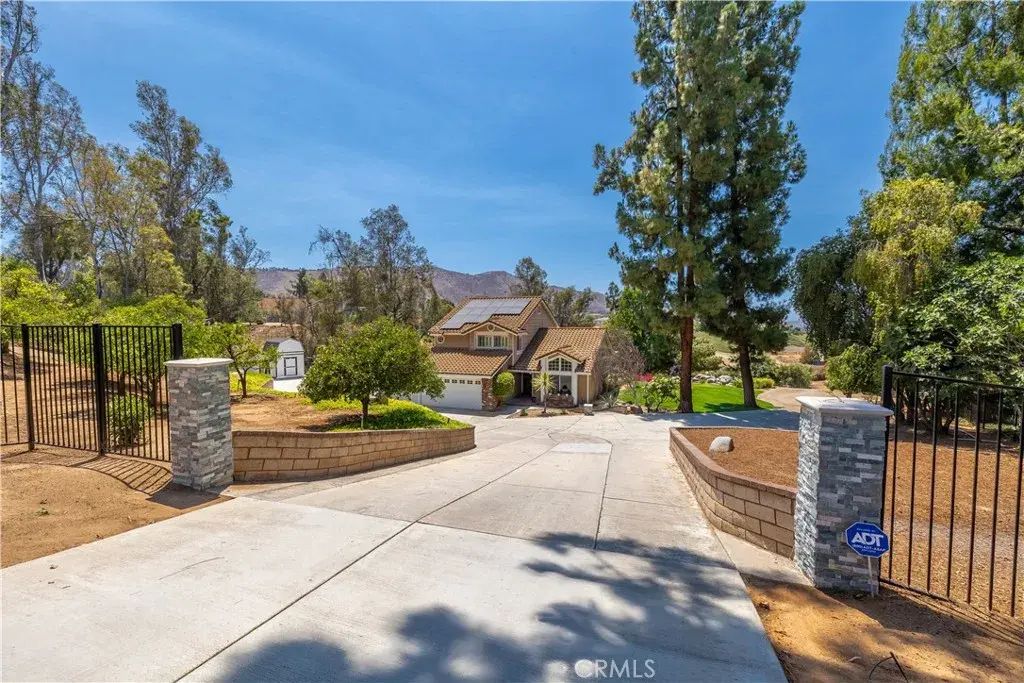 10851 Orchard View Lane, Riverside