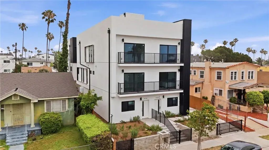 1430 S Cloverdale Avenue 1/2, Los Angeles