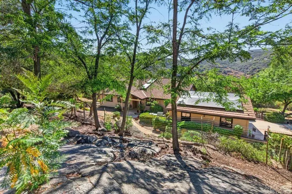 21041 Black Canyon Road, Ramona