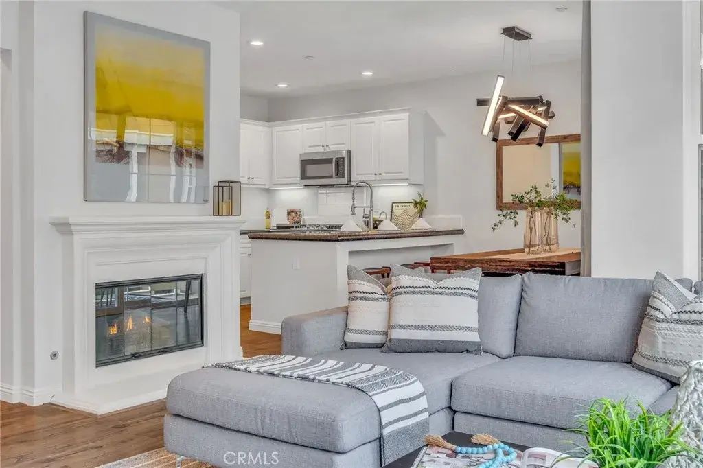1800 Oak 328, Torrance