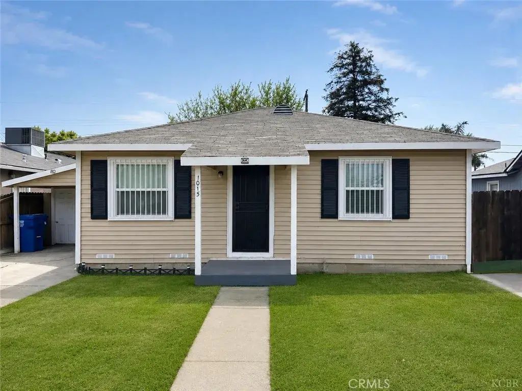 1015 Hall Avenue, Corcoran