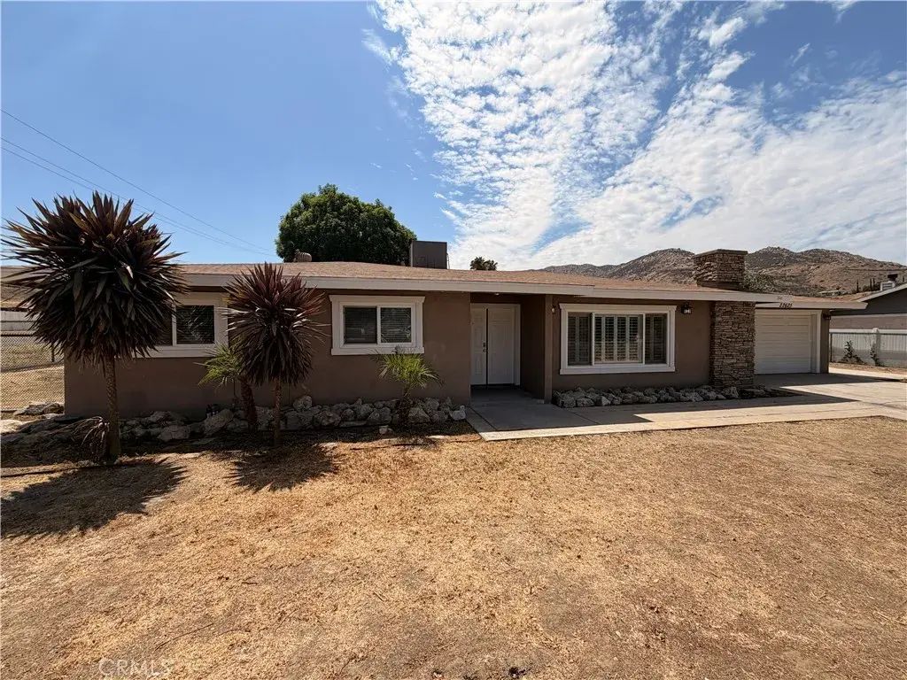 22625 Whittier, Colton