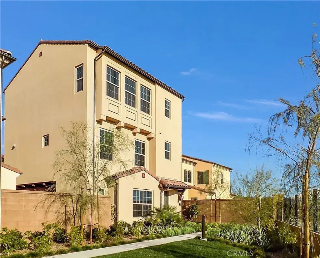 166 Milky Way, Irvine