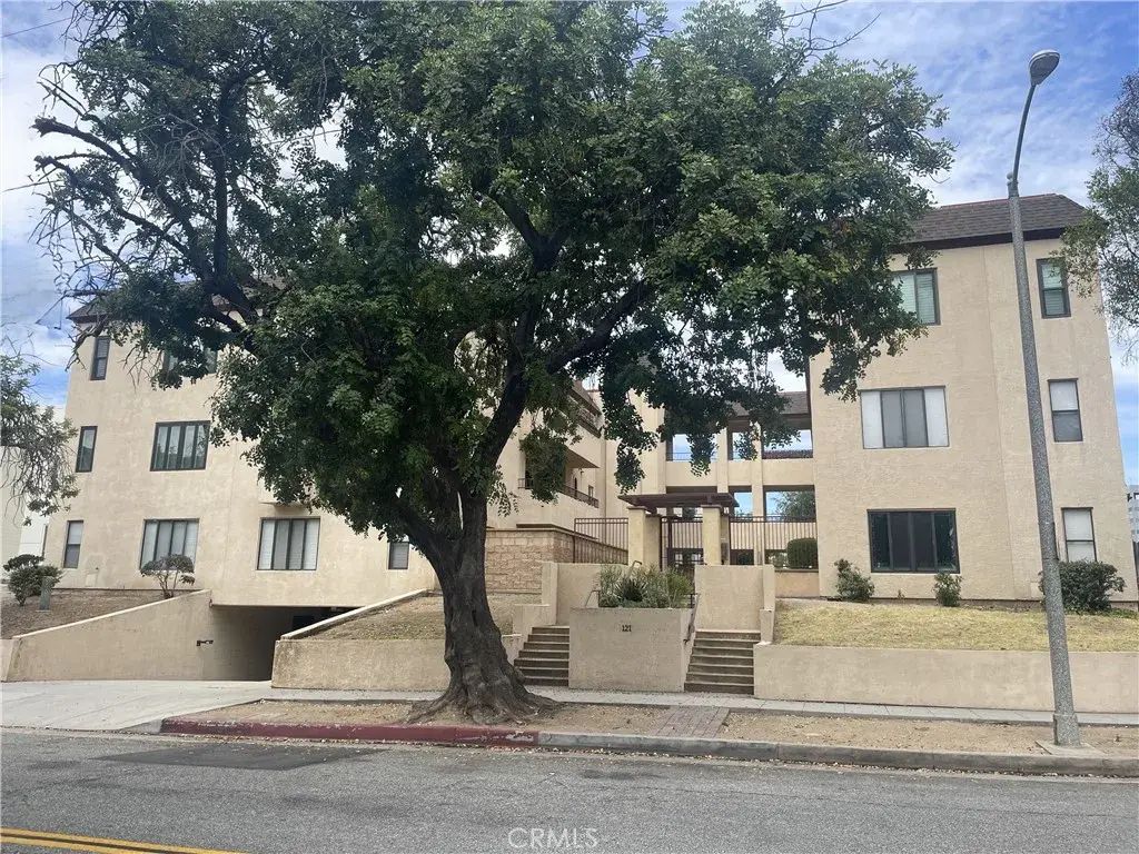 121 S Wilson 103, Pasadena