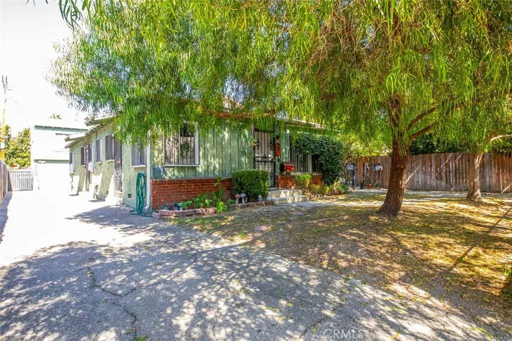 5431 Troost, Valley Village