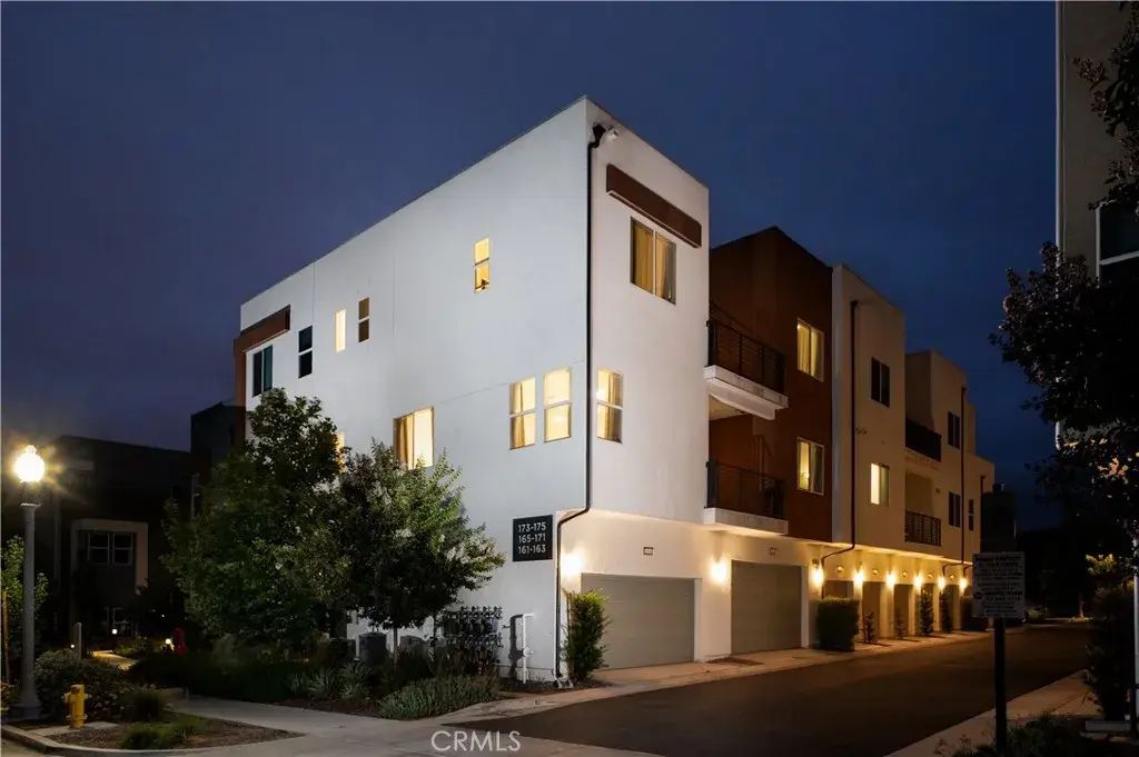 175 Sash, Irvine
