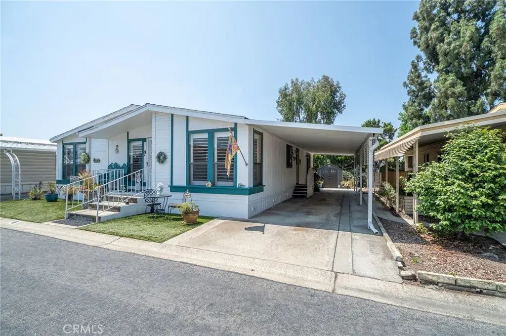 3945 Bradford 18, La Verne