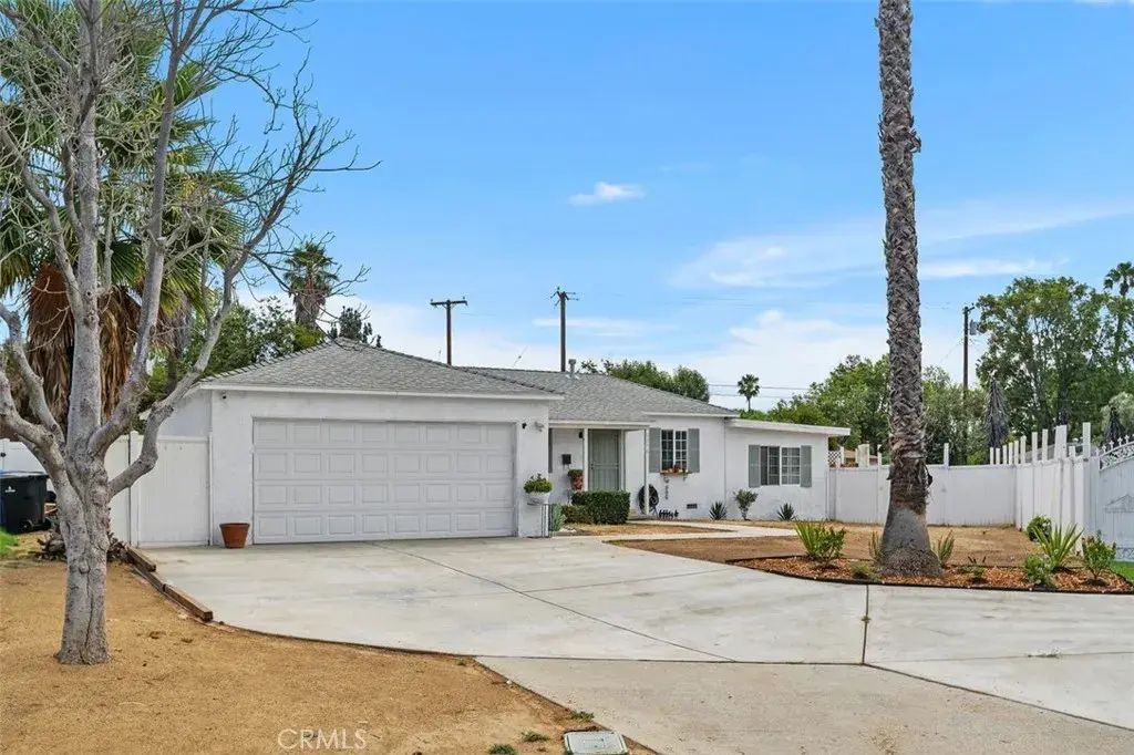 6050 Colonial, Riverside