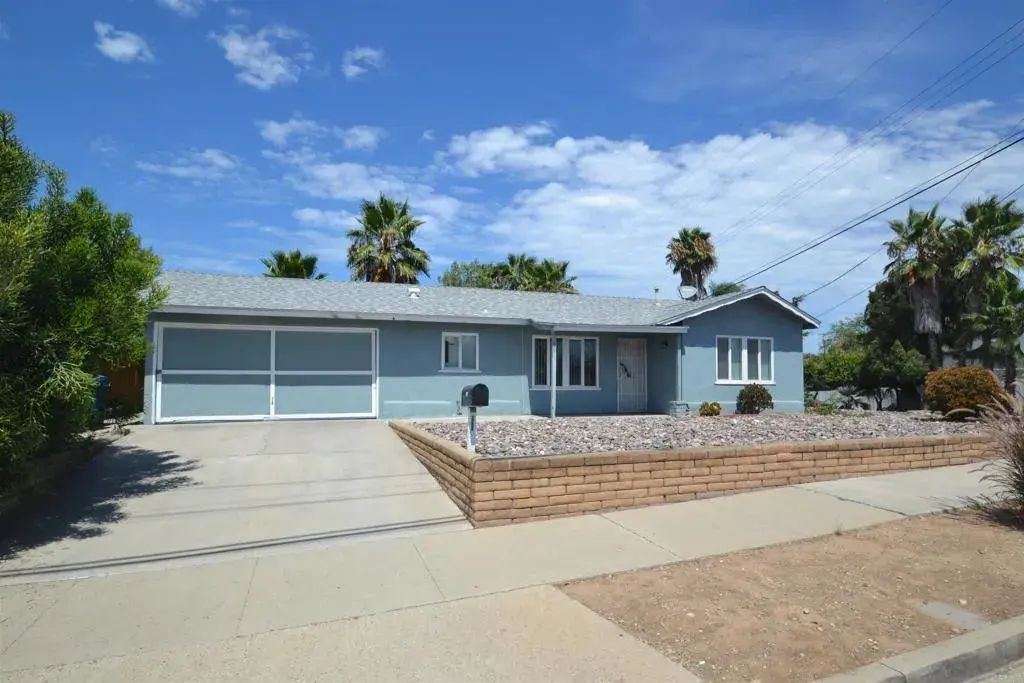 9380 Pike Rd, Santee