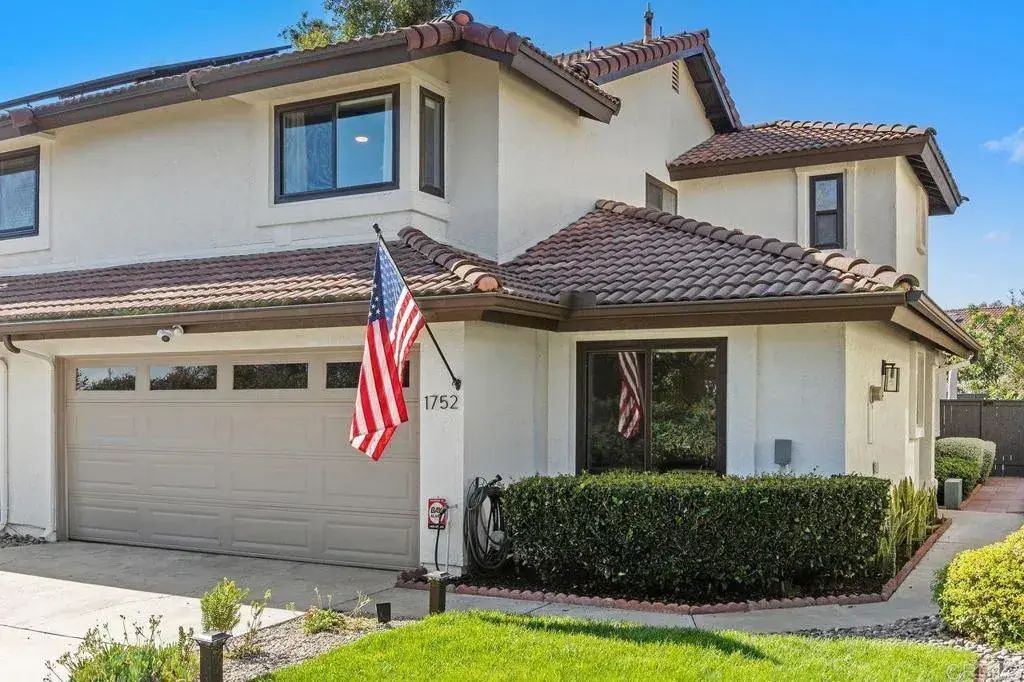 1752 N Willowspring Drive, Encinitas