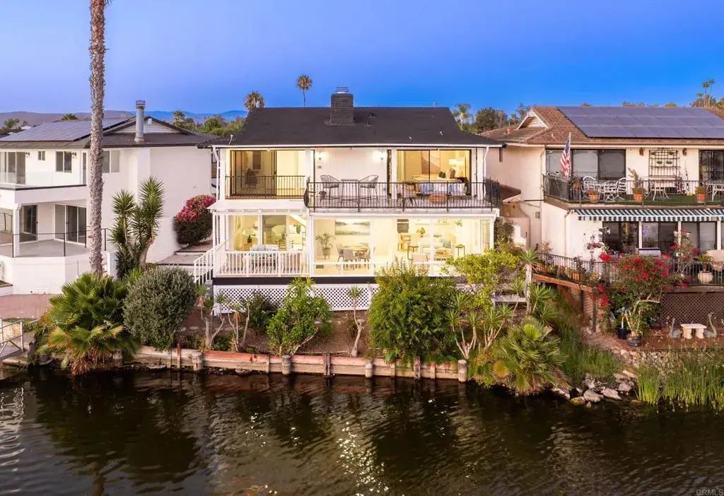 1499 La Linda Drive, San Marcos