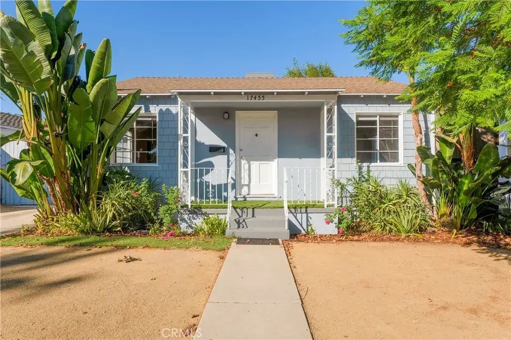 17455 Bullock Street, Encino