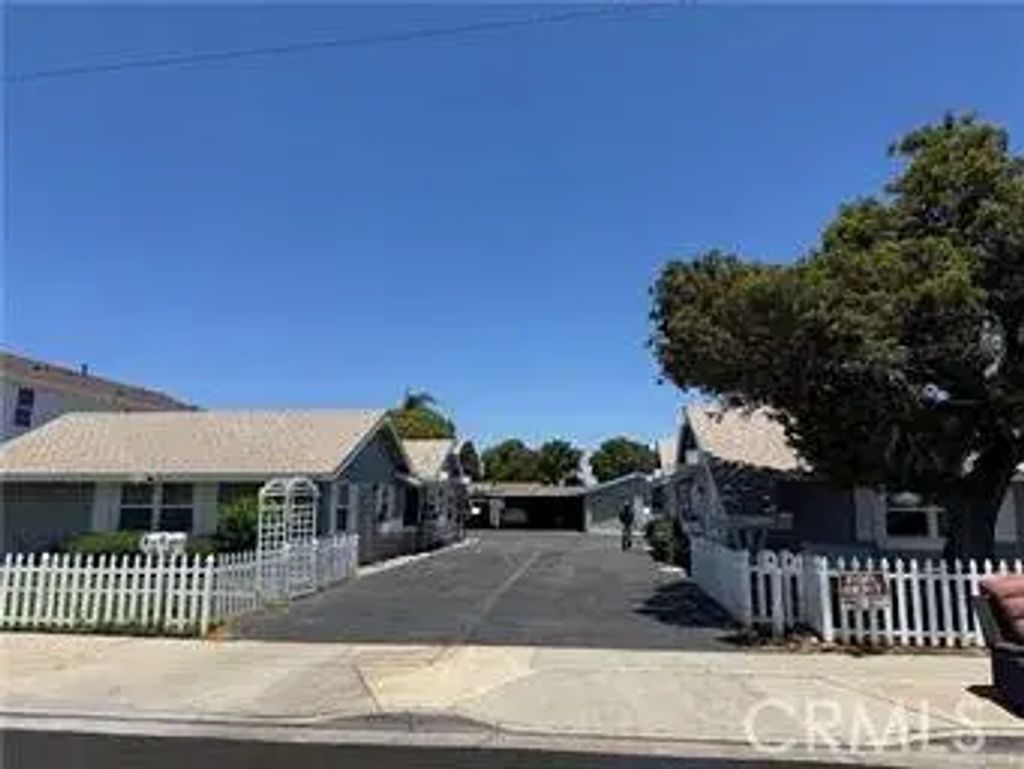 360 16th Place, Costa Mesa