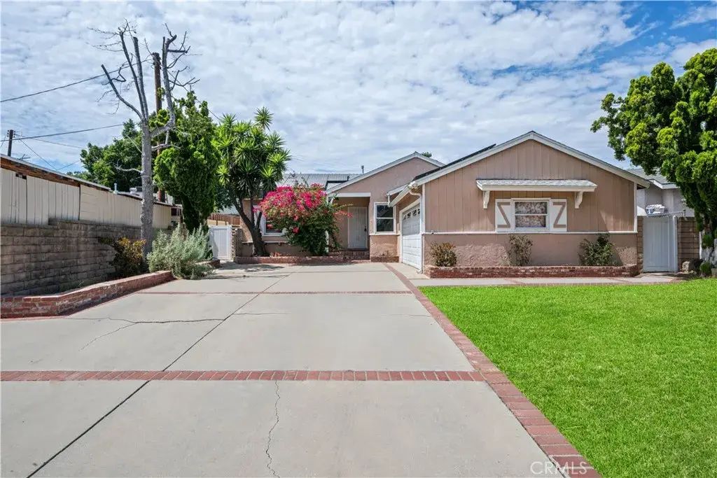 14515 Daubert, Mission Hills (san Fernando)