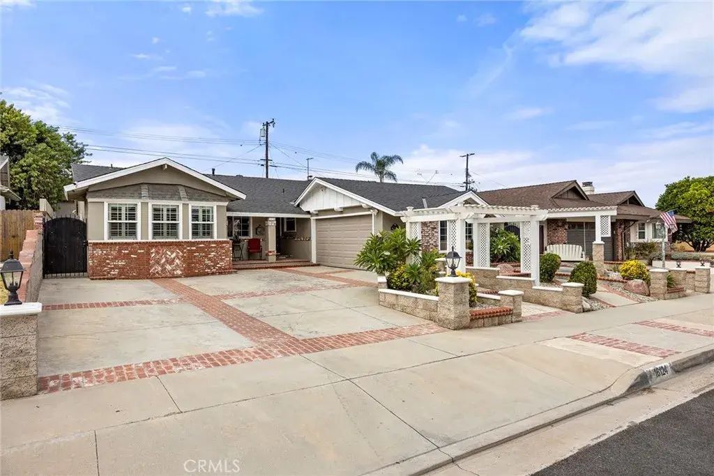 16124 Silvergrove Drive, Whittier