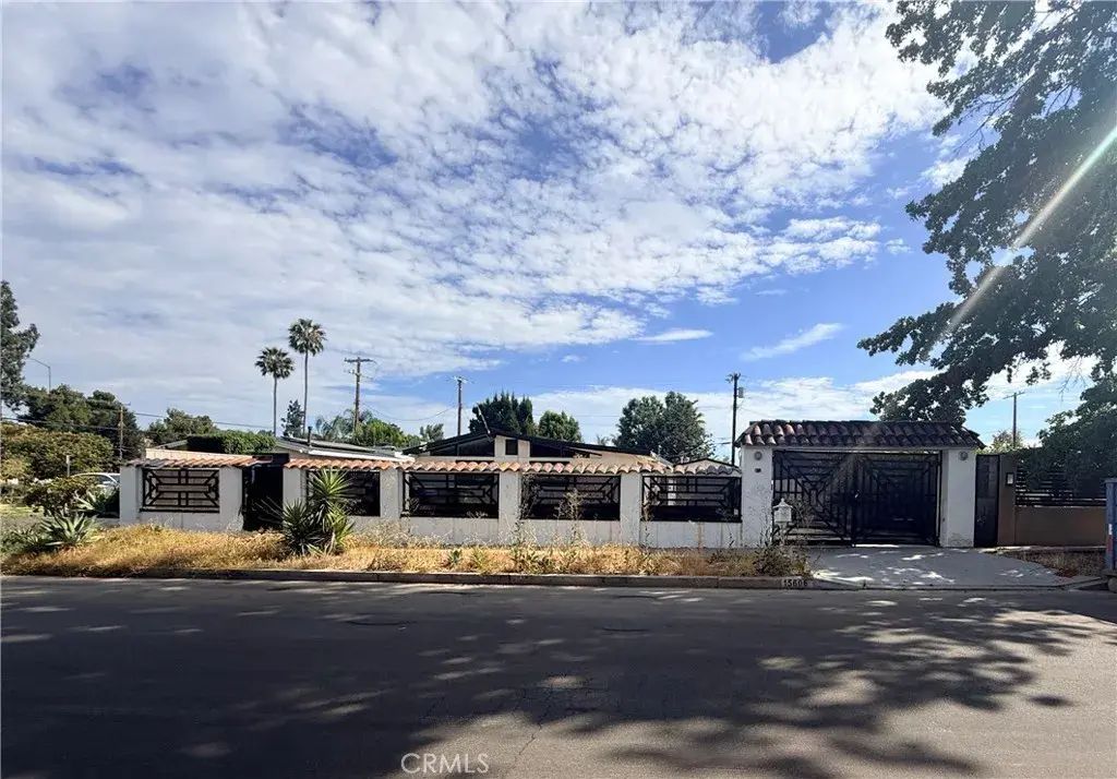 15606 Simonds, Granada Hills