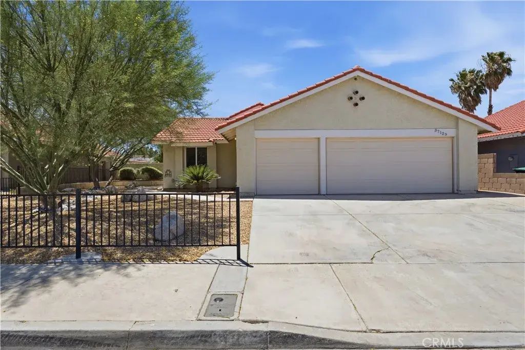 37129 Calle Amigo, Palmdale