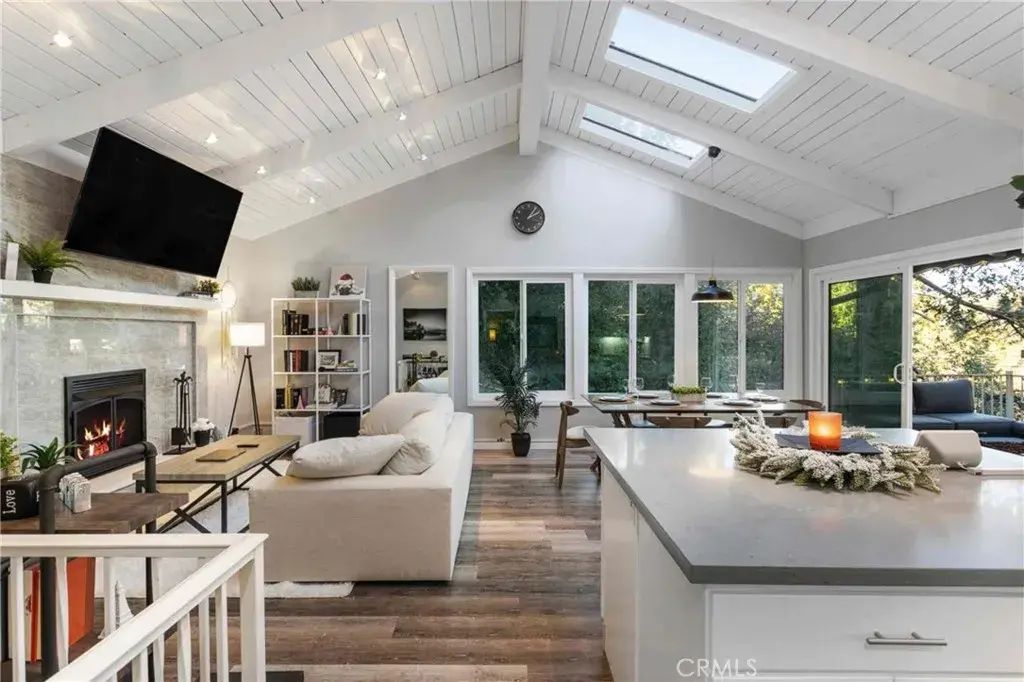 24649 Valle Drive, Crestline